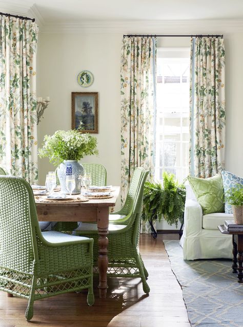 French Country Dining Room Decor, French Style Chairs, French Country Dining Room, Creek House, Stone Creek, Eye Green, French Country Dining, Country Dining Rooms, Casa Country