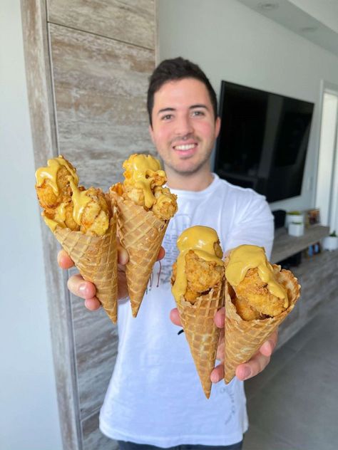 Cone Appetizers, Chicken And Waffle Cone Recipe, Stuffed Cones, Extravaganza Party, National Fried Chicken Day, Waffle Cone Recipe, Street Food Business, Diy Foods, Waffle Iron Recipes