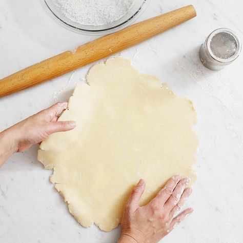 Anna Olson's Classic Pie Dough Anna Olson Pie Crust Recipe, Cream Cheese Pie Crust, Anna Olsen, Pie Dough Recipe, Anna Olson, Chocolate Meringue, Puff Pastry Dough, Food Network Canada, Pie Crusts