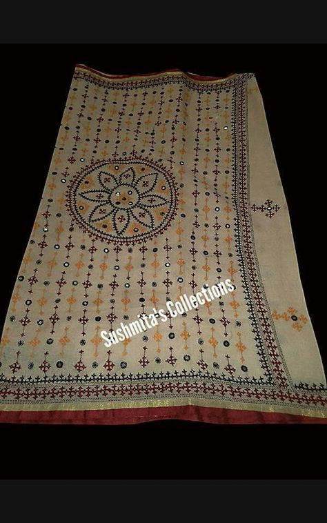 Kach Bavaliya Work, Sada Bharat Work, Laam Fashion, Gujrati Design, Bavaliya Work, Kantha Motifs, Kutchwork Designs, Kutch Work Saree, Handwork Saree