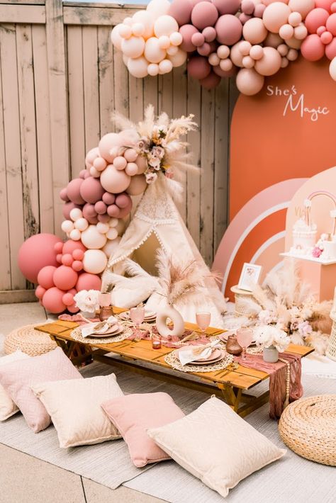 Boho Tent Birthday Party, Boho Birthday Decoration Ideas, Boho Pink Birthday Party, She’s Magic That One Birthday, Bohemian Birthday Party Decoration, Boho Birthday Party Girl, Pink Boho Party, Boho First Birthday Girl, Boho Birthday Decorations