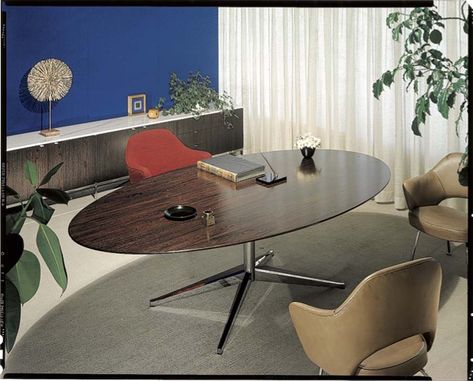 How to be Florence Knoll in 10 Easy Steps -Metropolis Knoll Office, Knoll Table, Seagram Building, Mid Century Office, Womb Chair, Office Plan, Human Centered Design, Corporate Interiors, Florence Knoll