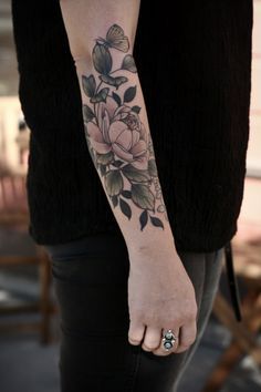 Rose with lacecap hydrangea and a little butterfly! Kirsten Holliday Mid Arm Tattoos For Women, Lacecap Hydrangea, Arm Cover Up Tattoos, Underarm Tattoo, Flower Bouquet Tattoo, Mastectomy Tattoo, Bouquet Tattoo, Wonderland Tattoo, Little Butterfly