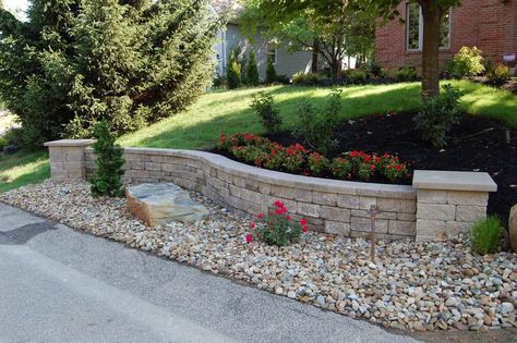 Mini Creta retaining wall blocks are perfect for a freestanding wall around your patio, or as a partition between multi-leveled areas of your landscape. Backyard Retaining Walls, Stone Retaining Wall, Landscaping Retaining Walls, Cape Cod Ma, Country Gardens, Front Yard Design, Front Landscaping, Cinder Block, Home Landscaping