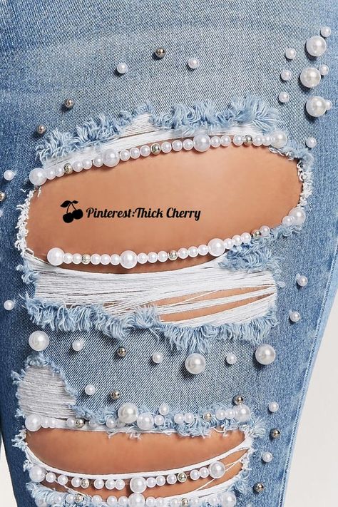 Pearl Ripped Jeans, Pearls On Jeans Diy, Fashion Show Ideas, Jeans Decoration, Show Ideas, Diy Ripped Jeans, Kristina Webb, Lace Jeans, Mode Tips