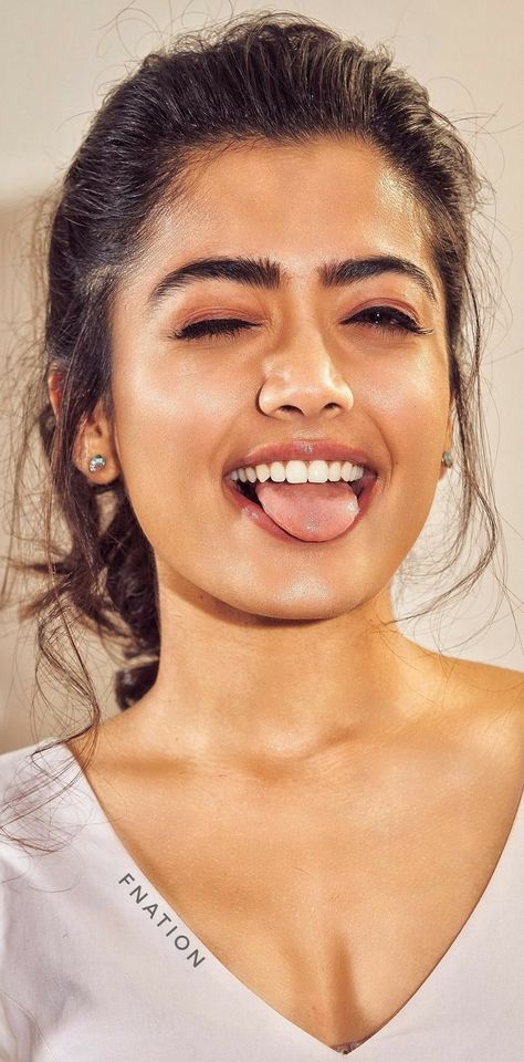 Rashmika Mandana Face Closeup, Funny Doge, Face Closeup, Bollywood Images, Sai Pallavi, Rashmika Mandanna, Actress Without Makeup, Original Supermodels, Sonam Kapoor