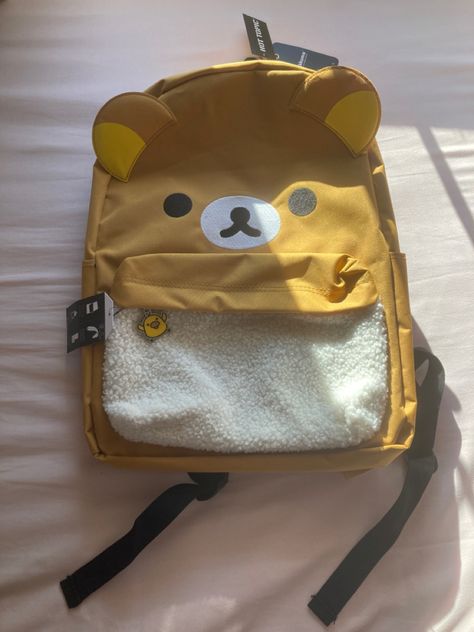 Ideas Para Decorar Tu Mochila, Stationary Bag, Backpack Kawaii, Inside My Bag, I Love My Friends, Cute School Supplies, Cute Backpacks, Cute Little Things, Rilakkuma