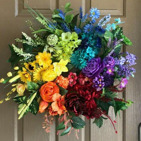 Rainbow Wreaths, Plant Business, Rainbow Wreath, Sunflower Centerpieces, Decorated Wreaths, Color Explosion, Spring Decorations, Door Wreaths Diy, Grapevine Wreaths