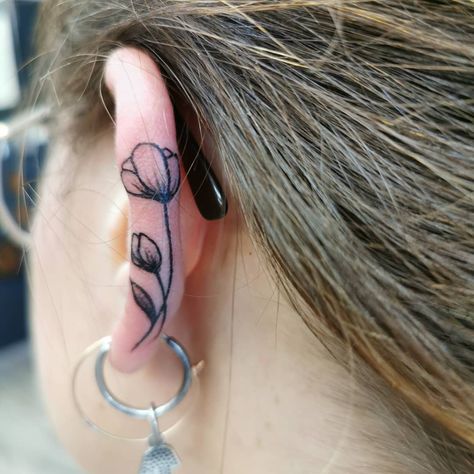 Helix Tattoo Ideas Ear, Inside Ear Tattoos For Women, Helix Tattoo Ideas, Tattoo Oreille, Ear Lobe Tattoo, Helix Tattoo, Inner Ear Tattoo, Behind Ear Tattoos, Ear Tattoos