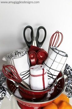 Gift Guide: 15 Perfect DIY Gift Basket Ideas Gift basket Ideas #giftbasketideas #giftbaskets