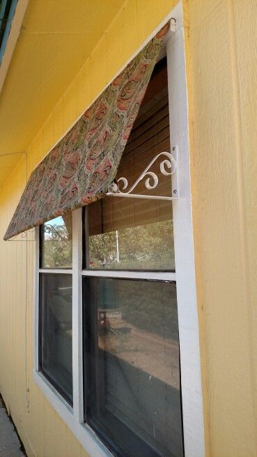 Awning DIY Metal Awnings For Windows, Awning Diy, Diy Awning, Metal Awning, Beach Canopy, Backyard Canopy, Door Awnings, Casa Vintage, Window Awnings