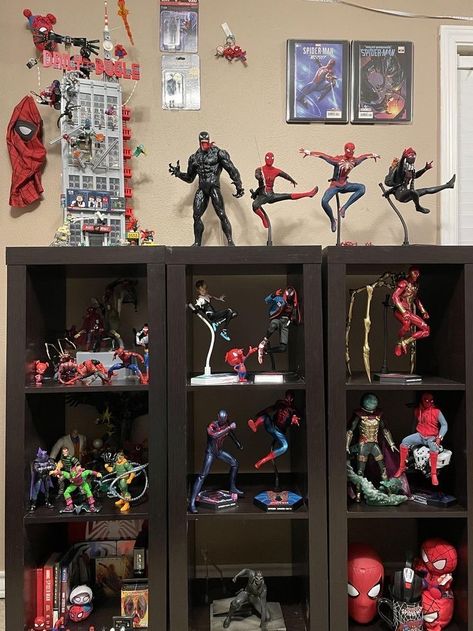 Comic Book Rooms, Toy Collection Room, Spiderman Room, Marvel Room, Dibujos Toy Story, Superhero Bedroom, Spiderman Theme, Action Figure Display, Room Redesign