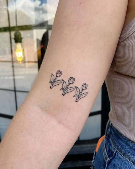 misc • Instagram September Tattoos, Tattoos Dedicated To Mom, Tattoos Japan, Barcode Tattoo, Seattle Tattoo, Twin Tattoos, See Tattoo, Frog Tattoo, Tulip Tattoo