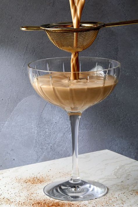 Brandy Alexander Brandy Alexander Recipe, Sazerac Recipe, Appletini Recipe, Easter Cocktail Recipes, Nutty Irishman, Moscato Sangria, Grape Brandy, Red Sangria Recipes, Wassail Recipe