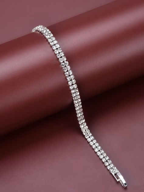 Mixed Jewelry Style, Jewelry Product Shots, Bridal Necklace Designs, Link Jewelry, Creative Jewelry Photography, Diamond Bracelet Design, Embellished Fashion, Formal Jewelry, Women Chain