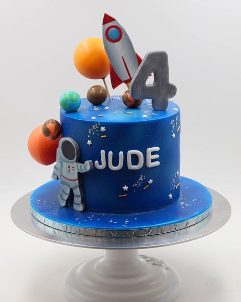 Space Rocket Birthday Cake, Space Theme Bday Cake, Rocket Ship Birthday Space Theme, Rocket Theme Cake, Dinosaur In Space Birthday, Rocket Ship Birthday Cake, Space Themed Birthday Party Cake, Outer Space Cake Ideas, Outerspace Cakes