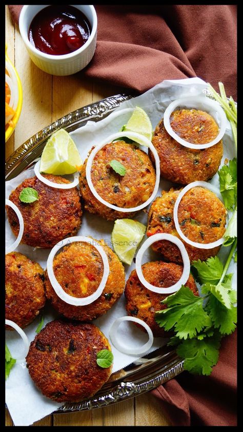 Corn & paneer kebabs Vegetarian Kebab, Finger Food For Kids, Veg Appetizers, Vegetarian Tacos Recipes, Vegetable Cutlets, Veg Snacks, Indian Appetizers, Food For Kids, Vegetarian Fast Food