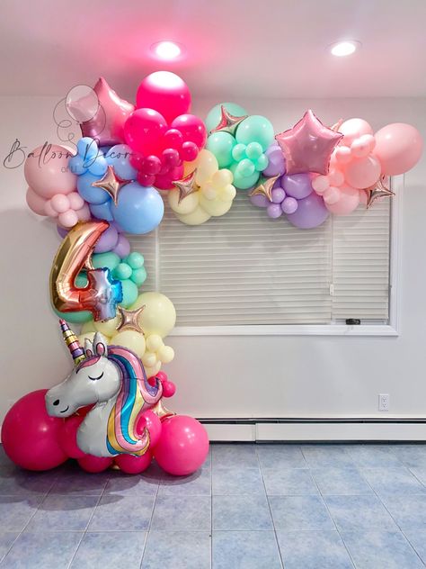 Unicorn balloon garland for a birthday girl decor!🦄🎈 birthday decor ideas! Unicorn Balloon Ideas, Unicorn Balloon Garland, Backdrop Stands, Unicorn Balloon, Balloon Decor, Girl Decor, 4th Birthday Parties, Unicorn Party, Balloon Arch