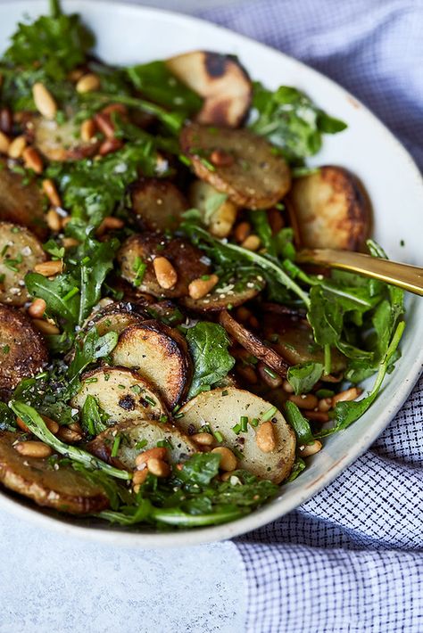 Grilled Potato & Arugula Salad with Fresh Herbs | Paleo Recipes Potato And Arugula Salad, Potato Arugula Salad, Salad With Fresh Herbs, Potato Salads, Grilled Potatoes, Smitten Kitchen, Clam Chowder, Arugula Salad, Low Carb Paleo