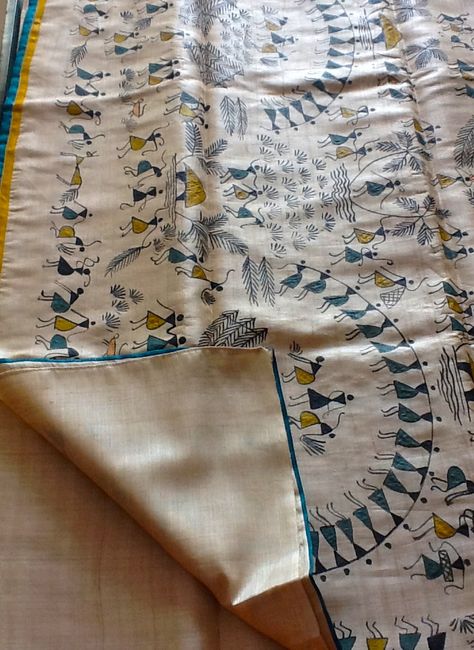 Handpainted warli in tussar silk saree with yellow and blue border! A beautiful saree and a master piece ! Warli Painting On Dupatta, Warli Painting On Saree, Warli Print Saree, Patachitra Saree, Warli Motifs, Warli Print, Worli Painting, India Textiles, Saree Painting Designs