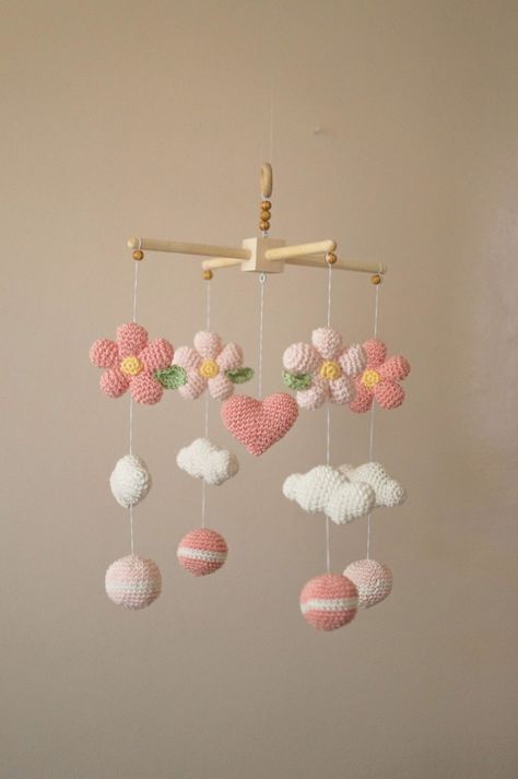 Crochet Flower Mobile, Crochet Baby Mobile, Crochet Nursery Decor, Crochet Baby Mobiles, Karbala Pictures, Crochet Nursery, Crochet Mobile, Flower Mobile, Crochet Handbags Patterns