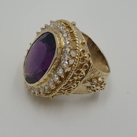 Episcopal Rings, Bishop Ring, Mens Bling, Dubai Gold Jewelry, Extraordinary Jewelry, Gold Amethyst Ring, Mens Fashion Jewelry, Handmade Gold Jewellery, Historical Jewellery