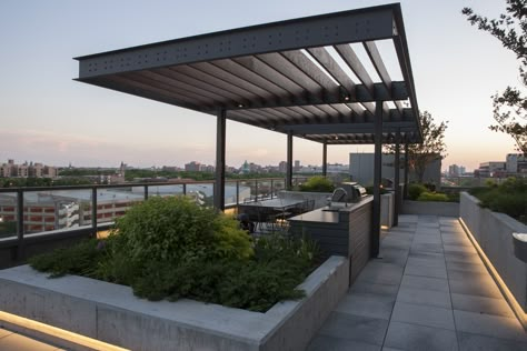 Roof Terrace Pergola, Rooftop Garden Apartment, Roof Top Pergola, Japanese Terrace, Rooftop Canopy, Pergola Rooftop, Garden Terrace Ideas, Rooftop Pavilion, Roof Garden Ideas