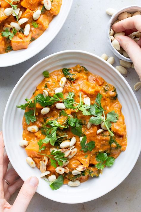 Sweet Potato Dinner Recipes, Potato Dinner Recipes, Kale Curry, Sweet Potato Dinner, Peanut Curry, Sweet Potato Kale, Potato Dinner, Sweet Potato Curry, Kale Recipes