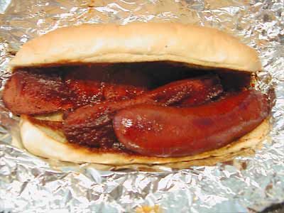 Hot Link Sandwich #favorite Hot Link Sausage Recipe, Hot Links Recipes, Link Sausage, Sausage Sandwich Recipes, How To Make Barbecue, Hot Sandwich Recipes, Hot Link, Sausage Sandwich, Southern Bbq