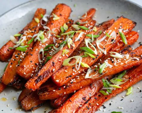 Miso Glazed Carrots, Roasted Carrots Recipe, Baked Carrots, Glazed Carrots, Maple Glaze, Carrot Recipes, Beef And Noodles, Roasted Carrots, Noodle Dishes