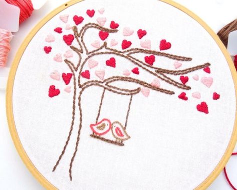 DIY Valentine's Day decor. Love birds hand embroidery pattern Diy Embroidery Projects, Bird Embroidery Pattern, Modern Hand Embroidery Patterns, Valentine Embroidery, Hand Embroidery Patterns Free, Embroidery Hearts, Hand Embroidery Patterns Flowers, Floral Embroidery Patterns, Diy Embroidery Patterns