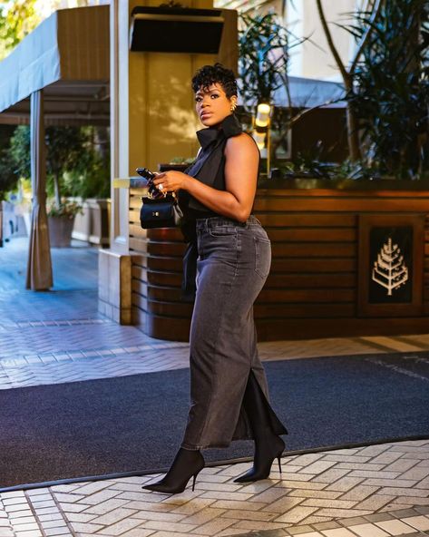 POV: you’re THAT girl! 😍 @fantasia was spotted wearing our Denim Tube Maxi Skirt and we couldn’t be more obsessed! Skirt Styling Ideas, Maxi Skirt Styling, Atlanta Trip, Smart Casual Jeans, Black Denim Skirt Outfit, Denim Skirt Outfit, Skirt Outfit Fall, Best Uniforms, Balenciaga Boots