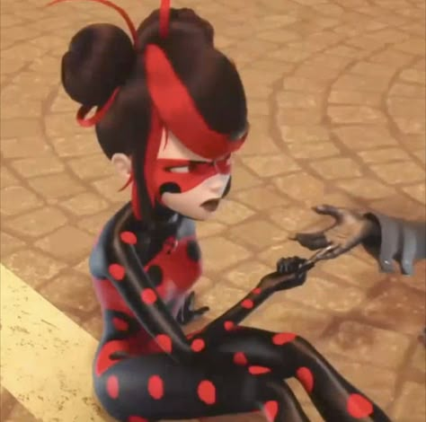 Miraculous Ladybug Miraculous Ladybug Pfp, Bug Aesthetic, Ladybug Pfp, Miraculous Awakening, Royale High Journal, Tikki And Plagg, Claw Noir, Royale High Journal Ideas, Comics Ladybug