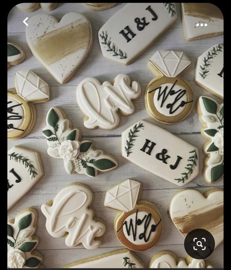 Engagement Party Cookies, Christmas Engagement Party, Engagement Party Decorations Diy, Wedding Cookies Decorated, Bride Cookies, Engagement Party Diy, Wedding Shower Cookies, Engagement Cookies, Bridal Cookies