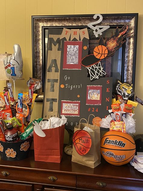 Basketball Senior Night Gifts Baskets, Boys Basketball Senior Night Gifts, Senior Night Basketball Posters, Senior Night Baskets, Senior Night Gift Basket, Sports Gift Basket, Senior Night Basketball, Basketball Senior Night Gifts, Night Basketball