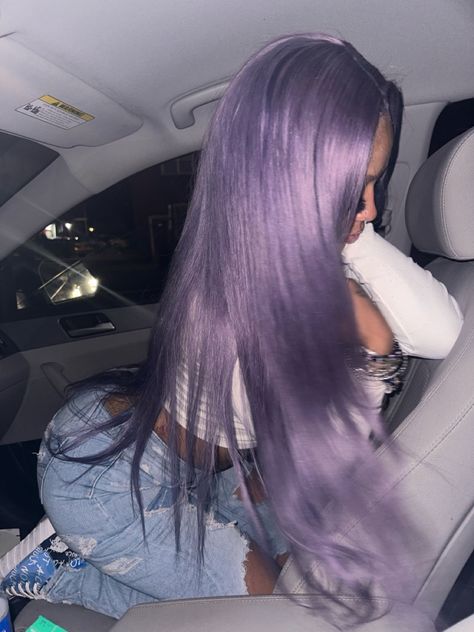 Aesthetic Hair Colour Ideas, Light Purple Hair Lavender, Blonde Hair With Lavender Highlights, Light Purple Hair Color Ideas, Light Purple Highlights, Silver And Purple Hair, White And Purple Hair, Soft Purple Hair, Light Purple Hair Dye