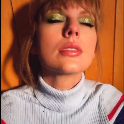 Midnight era Taylor Swift Green Eyeshadow, Taylor Swift Midnights Makeup Look, Taylor Swift Midnights Make Up, Taylor Swift Midnights Makeup, Midnights Make Up Look, Midnights Taylor Swift Makeup, Taylor Swift Inspired Makeup, Taylor Swift Makeup Looks, Eras Tour Makeup Ideas