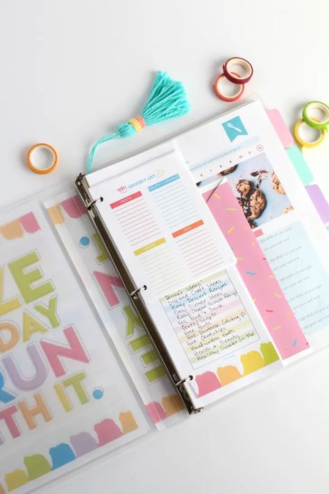 6 Clever DIY Planner Projects to Help Keep Your Busy Life in Order | Apartment Therapy Diy Planner Pages, Diy Sticker Paper, Make Planner, Notes Instagram, How To Make Planner, Free Christmas Gifts, Free Wall Art, Diy Fountain, Planner Dividers