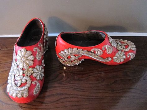 I painted brown clogs red with acrylic paints and then appliqued gold motifs Paint Dansko Clogs Diy, Red Closed Toe Clogs With Wooden Heel, Red Heels Clogs & Mules, Leather Slip-on Clogs With Red Sole, Red High Heels Clogs & Mules, Fashion Upcycling, Dansko Clogs, Brown Clogs, Dansko Professional Clog