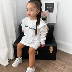 L E T I C I A P E R E Z (@littleleticiaperez) • Instagram photos and videos Girls Sweatshirt Dress, Girls Run The World, Winter Pullover, Mesh Long Sleeve, Dress Girls, Kids Outfits Girls, Stylish Kids, Girl Sweatshirts