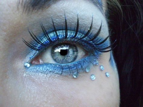 I LOVE the jewels and I'm planning on using fake eyelashes similar to her lashes. Ariel The Tempest, Blue Fairy Makeup, Water Fairy Costume, Fantasy Make-up, Makeup Themes, Fire Fairy, Water Fairy, Siren Song, Halloween Makeup Ideas