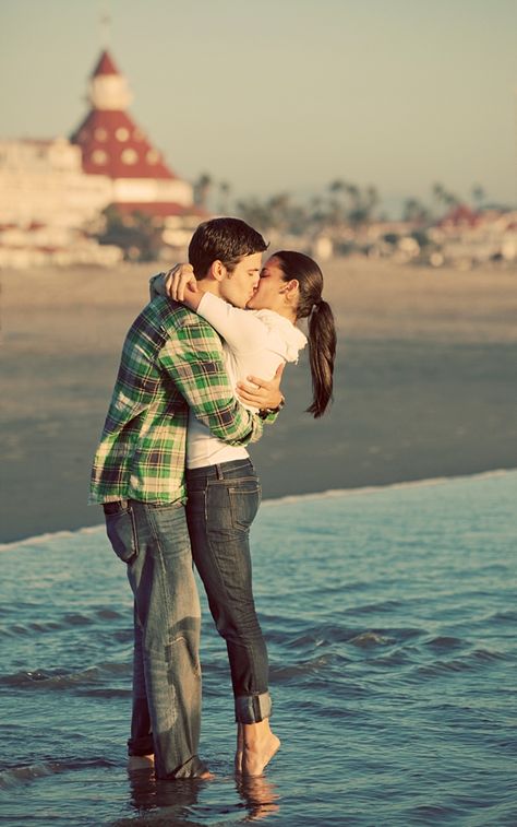 wHEN HE picks me up to kisss me =) love this spot on the beach in SaN dIEGO, CALIFORNIA- CORONODO ISLAND- HOTEL dEL cORONODO =) Beach Proposal, Cute Couple Quotes, San Diego Beach, Gorgeous Couple, Tampa Florida, How To Pose, Cute Couple Pictures, Beach Photos, Engagement Pictures