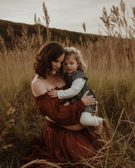 ✨Probably my final beach maternity session of 2024 and it was perfection✨ The beach was calm and although there was no golden sunset we soaked up the pastel blue hour skies as this mama held her daughter close, both of them sharing quiet cuddles as little fingers traced her Mummies tummy. I love maternity photoshoots for the peaceful pace, the soft glow and the silent celebration of a mother’s body as it works tirelessly, nurturing and growing life, weaving love into every heartbeat. If y... Mother And Daughter Maternity Shoot, Maturity Pictures, Mother And Daughter Photoshoot, Cat Photoshoot, Mummy Tummy, Golden Sunset, Beach Maternity, Blue Hour, Number Two