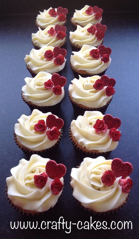 Ruby Wedding Anniversary cupcakes 40th Anniversary Cupcakes, Happy Anniversary Cupcakes, Cupcake Anniversary Ideas, Ruby Wedding Cupcakes, 40th Wedding Anniversary Cake Ideas, Ruby Wedding Anniversary Party Ideas, Ruby Wedding Anniversary Decorations, Ruby Wedding Anniversary Cake, Ruby Anniversary Cake