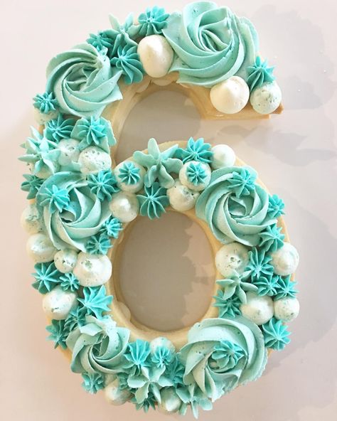 Cake Ideas Blue, Number Cake Ideas, Number 9 Cake, Unicorn Number Cake, Orange Christmas Decor, Holiday Cake Decorating, 9 Cake, Letter Cakes, Number Birthday Cakes