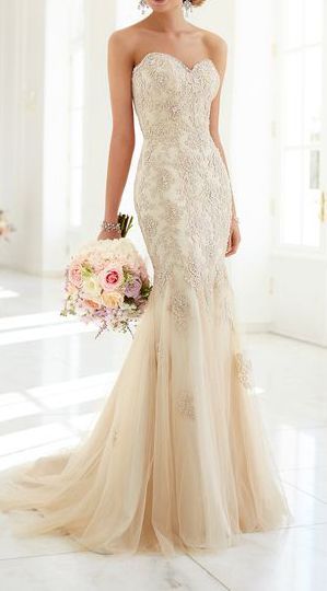 This modified fit-and-flare wedding dress with a sweetheart neckline is the best of both worlds - a fashion-forward silhouette with vintage-inspired details. Disney Wedding Dress, Stella York Wedding Dress, Vintage Lace Weddings, 2015 Wedding Dresses, Stella York, Lace Wedding Dress Vintage, A Wedding Dress, Mod Wedding, Best Wedding Dresses