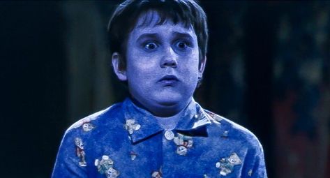 Harry Potter and the Sorcerer’s Stone - Neville Longbottom - Hermione: I’m really sorry about this Neville. Petrificus Totalus!! Arthur Weasley, Matthew Lewis, Harry Potter Kids, Neville Longbottom, Lord Voldemort, Film History, Funny Christmas Cards, Girl Problems, Severus Snape