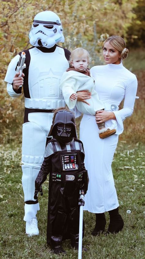 9 Great Family Halloween Costume Ideas Star Wars Family Costumes, Family Costumes For 3, Disney Family Costumes, Family Themed Halloween Costumes, Themed Halloween Costumes, Halloween Costumes For 3, Star Wars Halloween, Hallowen Costume, Disney Halloween Costumes