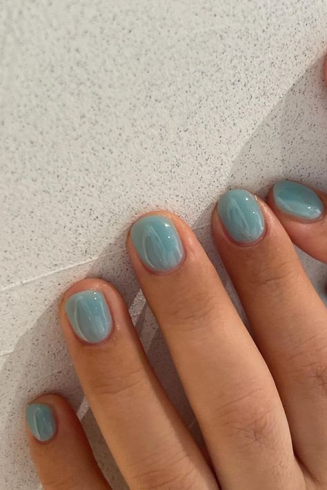 Short Cuticle Nails, Short Nails Polish Ideas, Simple Nail Color Ideas Summer, Short Natural Nail Polish Ideas, Dainty Nail Designs Simple, Shellac Manicure Short Nails Summer, One Color Nails Short, Feminine Short Nails, Simple And Short Nails