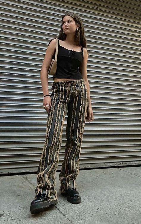 Ruby Lyn, Stripe Pants, Future Outfit, Mode Inspo, Fashion Fits, Striped Pants, Spring Summer Outfits, Aesthetic Outfits, Pants Outfit